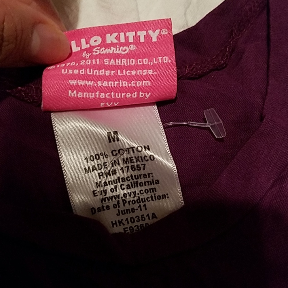 HELLO KITTY nwot T-Shirt size m NWOT - Picture 5 of 5